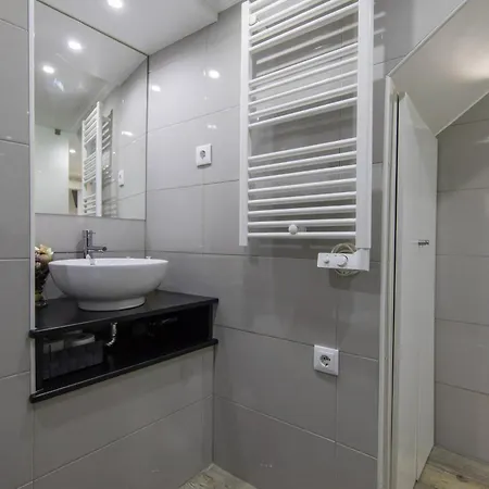 Panteao House In Alfama - With A/c Апартаменты *